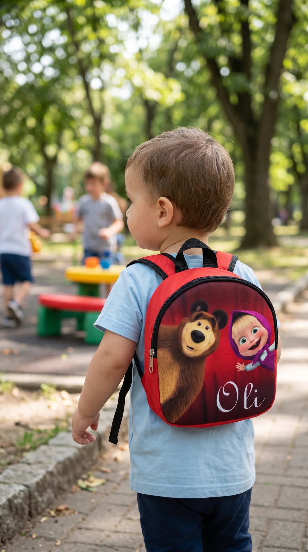 mochila neoprene masha y el oso · lifestyle